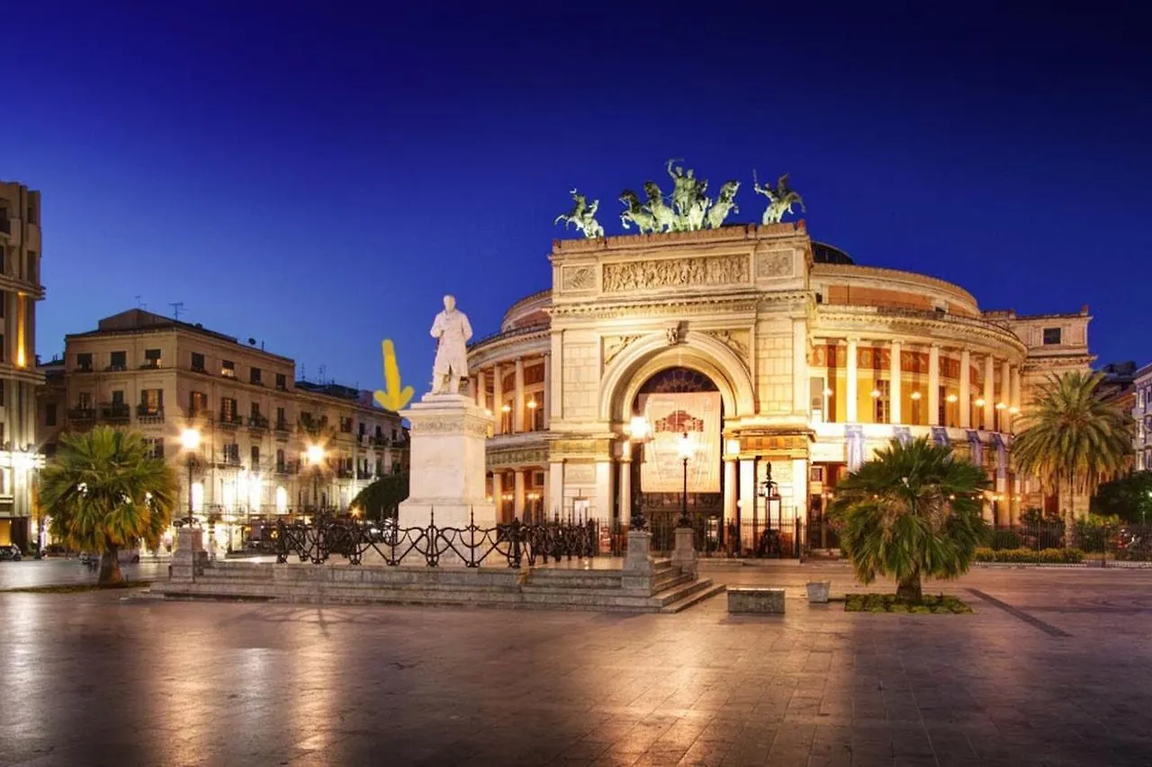 Palermo Gallery 2*,  Italia