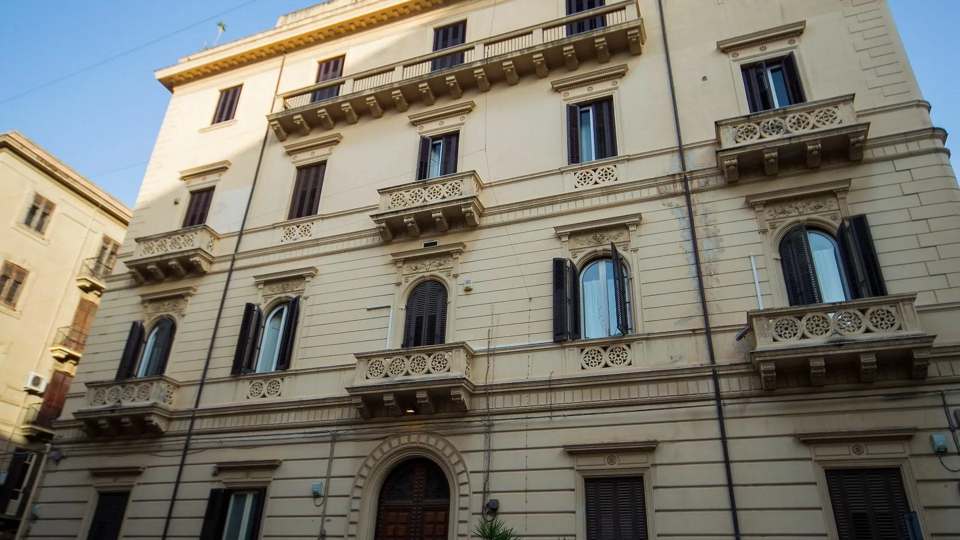 Palermo Gallery 2*,  Italië